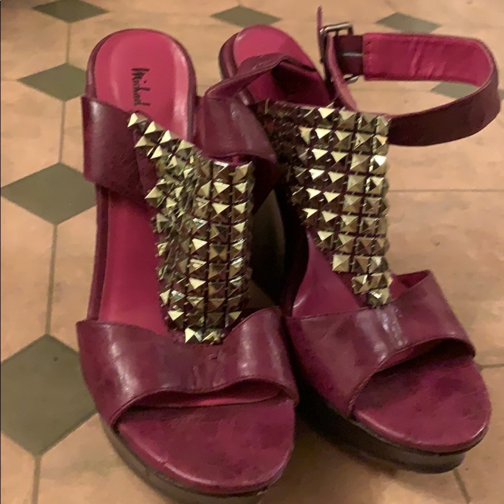 Stoned Wedges